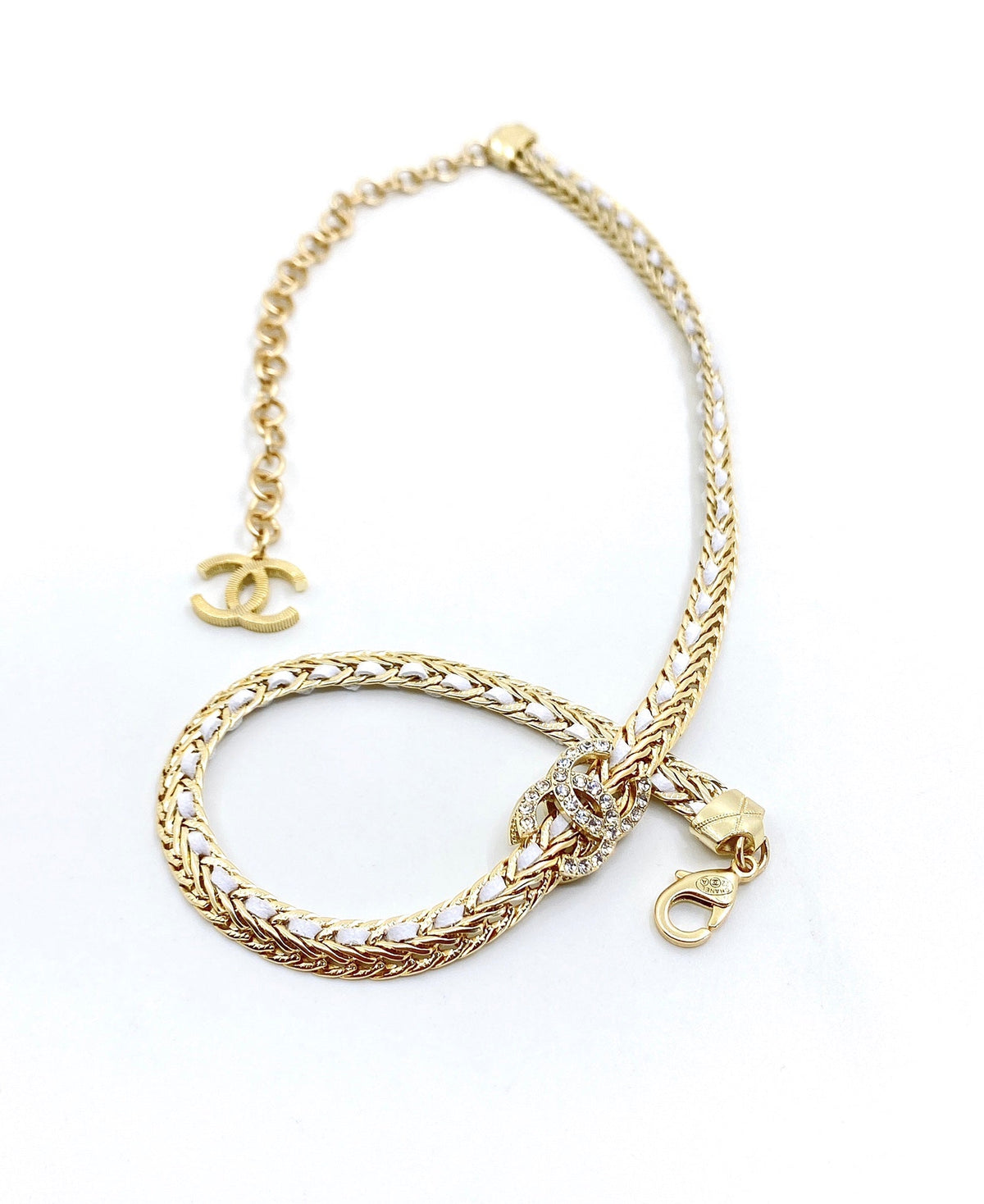 Chanel Diamonds Choker 18K Gold Necklace product image 6, provided for visual reference and product detail review