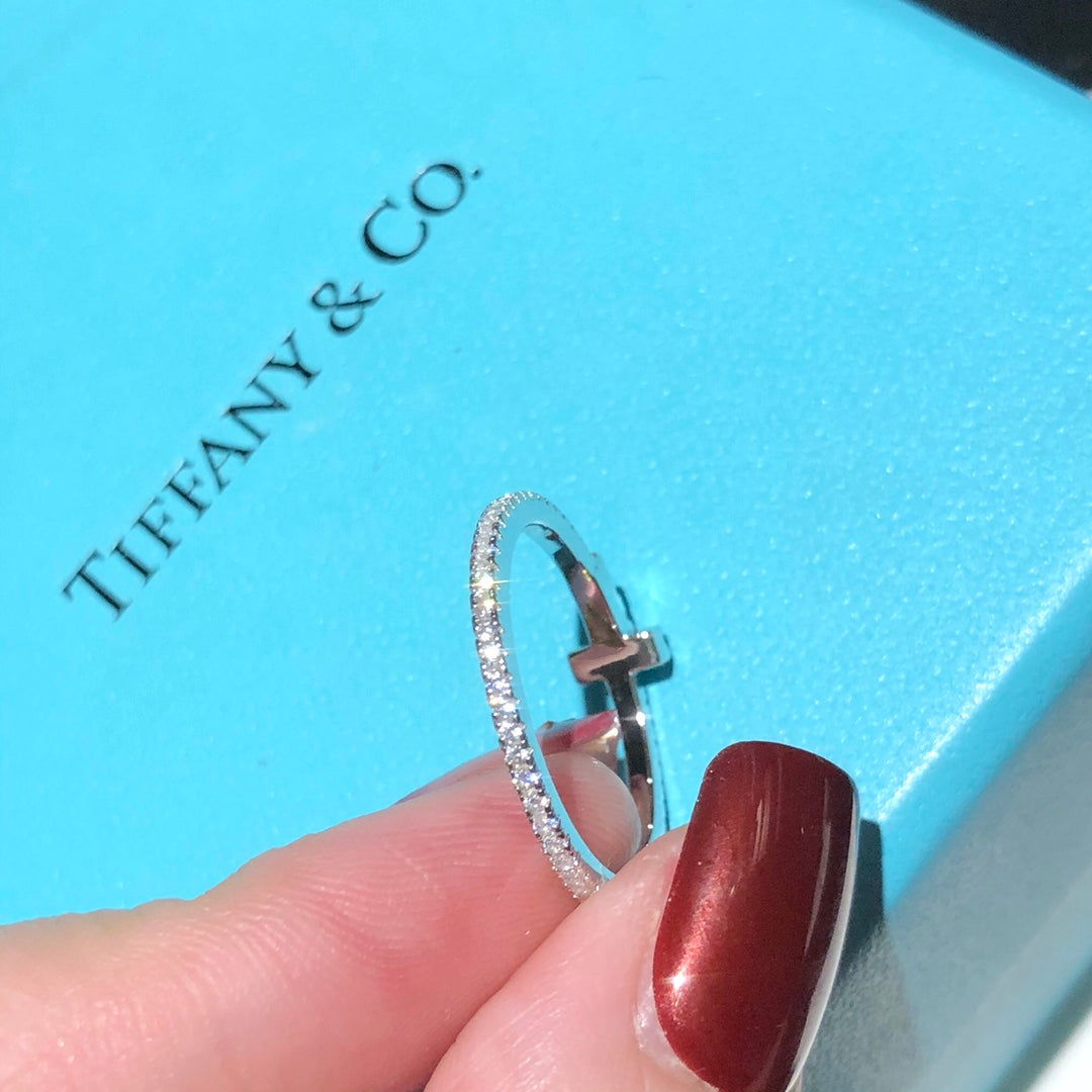 Tiffany Diamond Wire 18K Gold Ring product image 6, provided for visual reference and product detail review