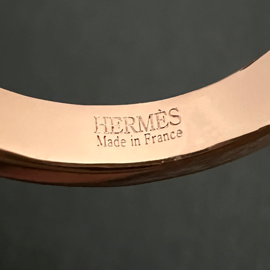 Hermes Kelly Gavroche Diamonds 18K Gold Ring product image 8, provided for visual reference and product detail review