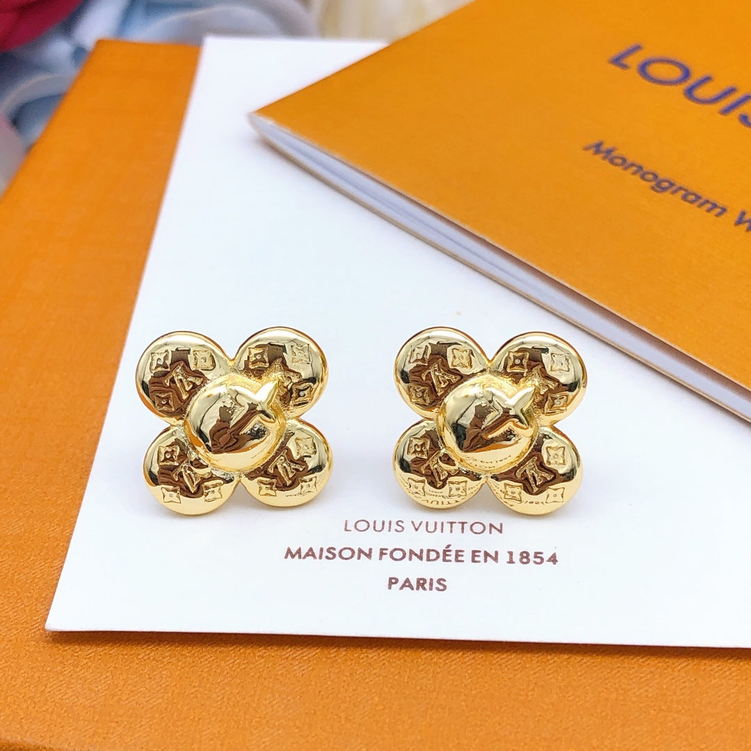 Louis Vuitton Vivienne 18K Gold Earrings product image 6, provided for visual reference and product detail review