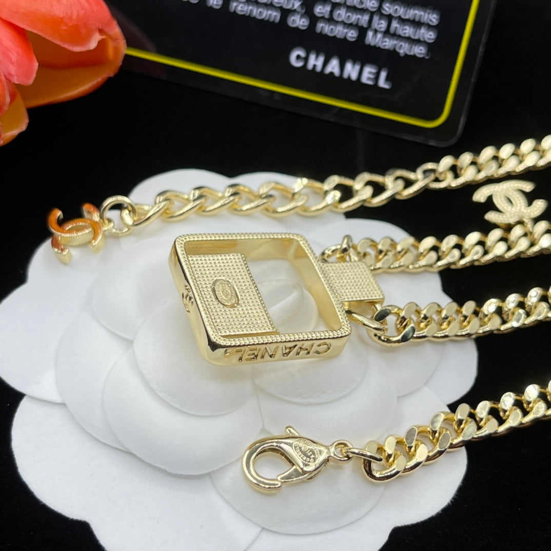 Chanel Bag Pendant Chain 18K Gold Necklace product image 6, provided for visual reference and product detail review