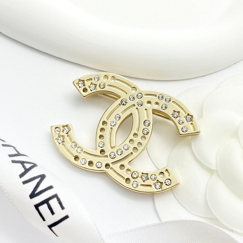 Chanel 24A Diamond Gold 18K Gold Brooch product image 5, provided for visual reference and product detail review