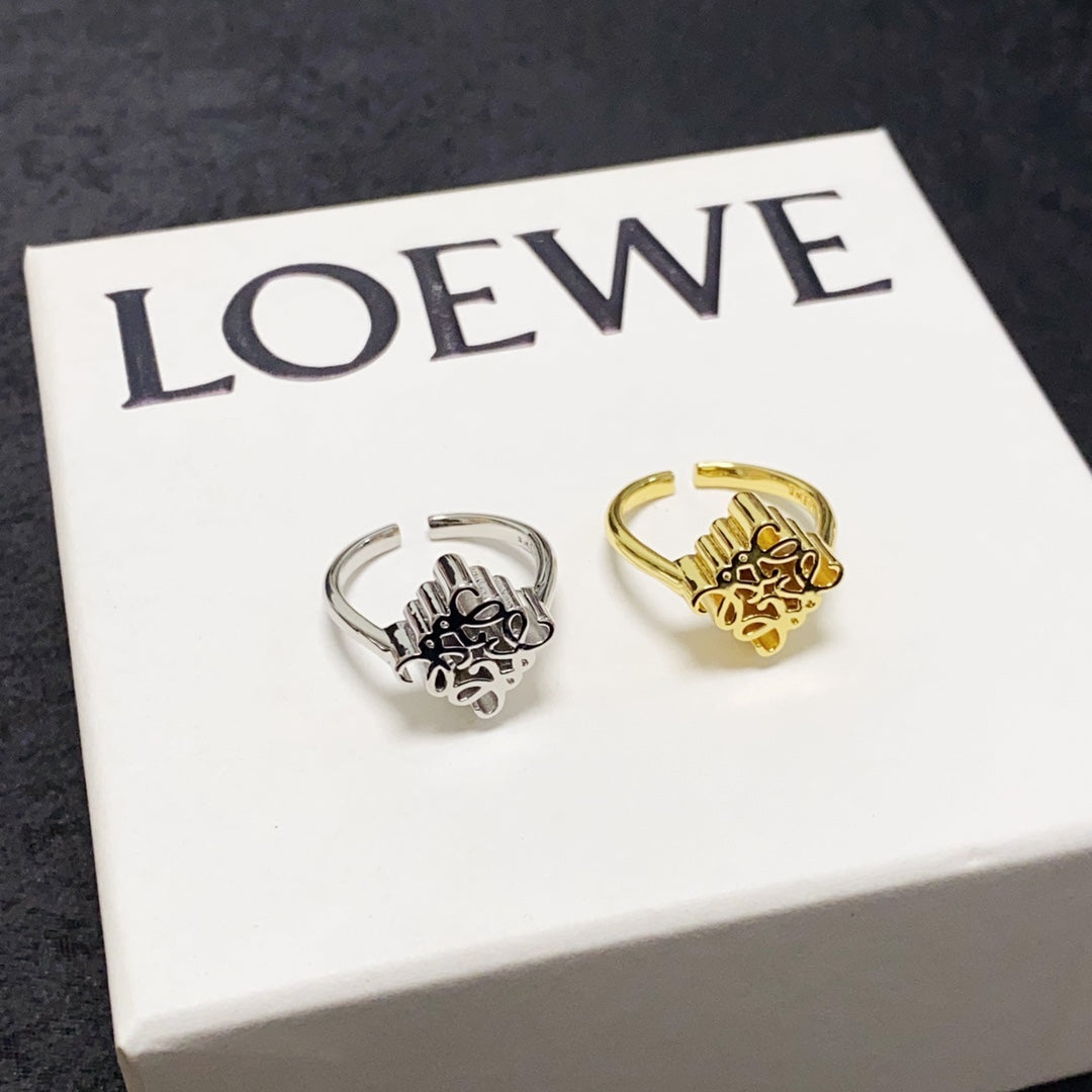 LOEWE Anagram Single Anagram 18K Gold Ring product image 10, provided for visual reference and product detail review