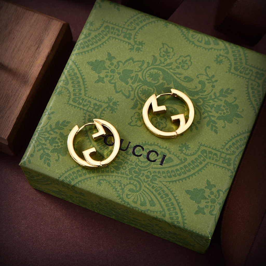 Gucci Double Hollow 18K Gold Earrings product image 5, provided for visual reference and product detail review