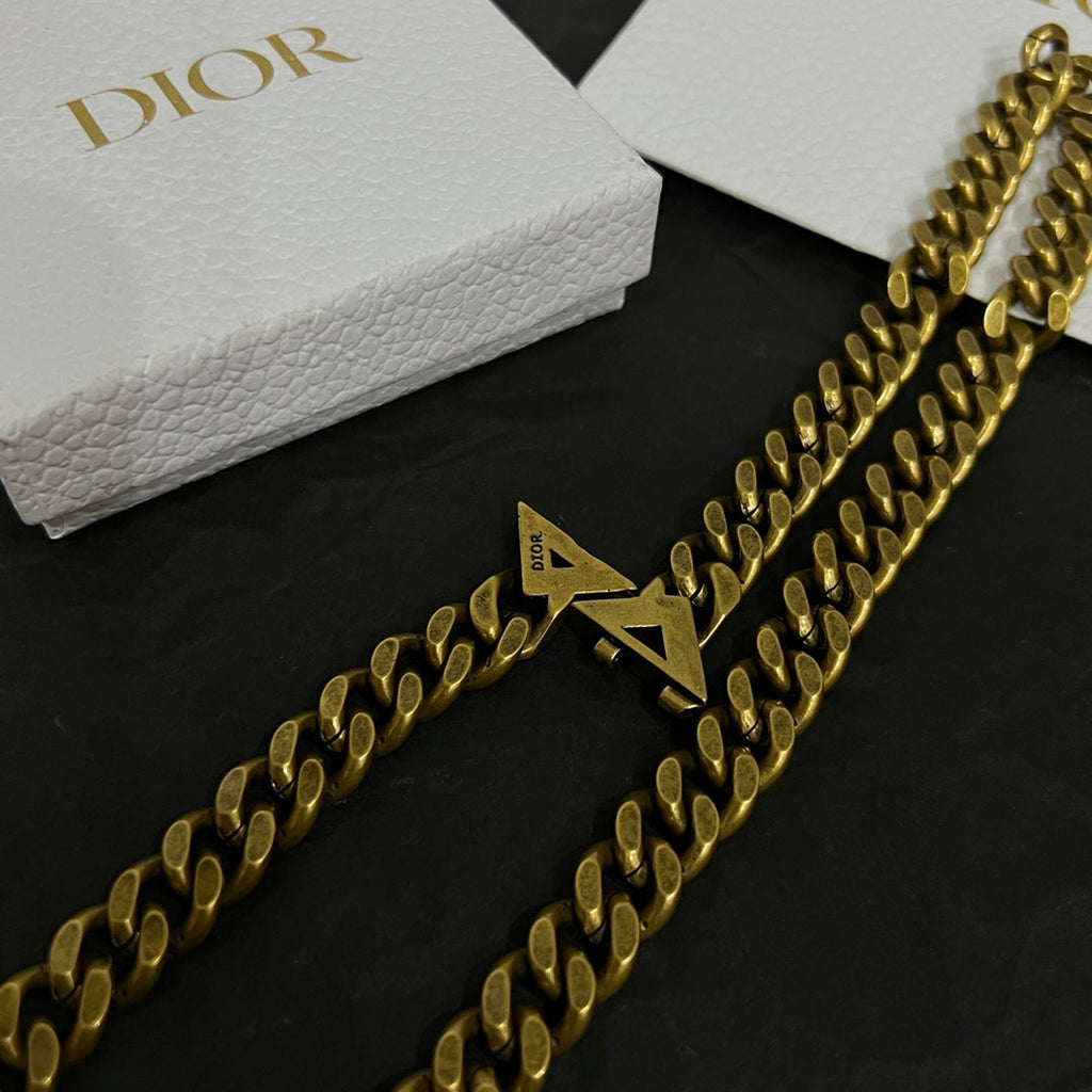 Dior Diamond Chain 18K Gold Necklace product image 9, provided for visual reference and product detail review