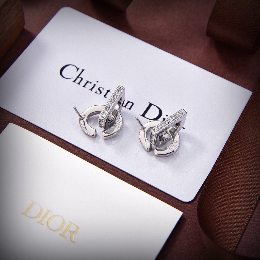 Dior Lock 18K Gold Earrings product image 6, provided for visual reference and product detail review
