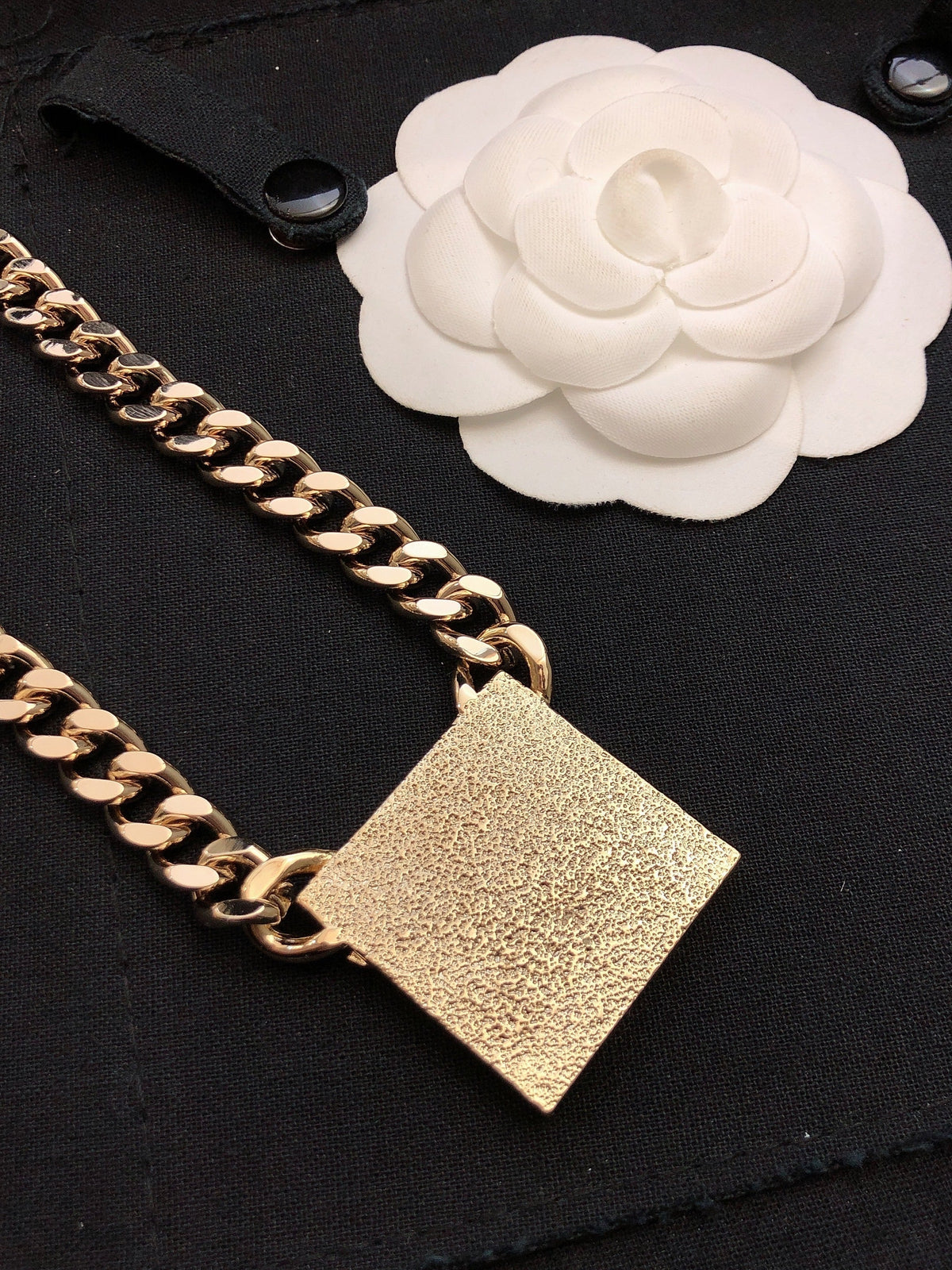 Chanel Pink Logo Chain 18K Gold Necklace product image 6, provided for visual reference and product detail review