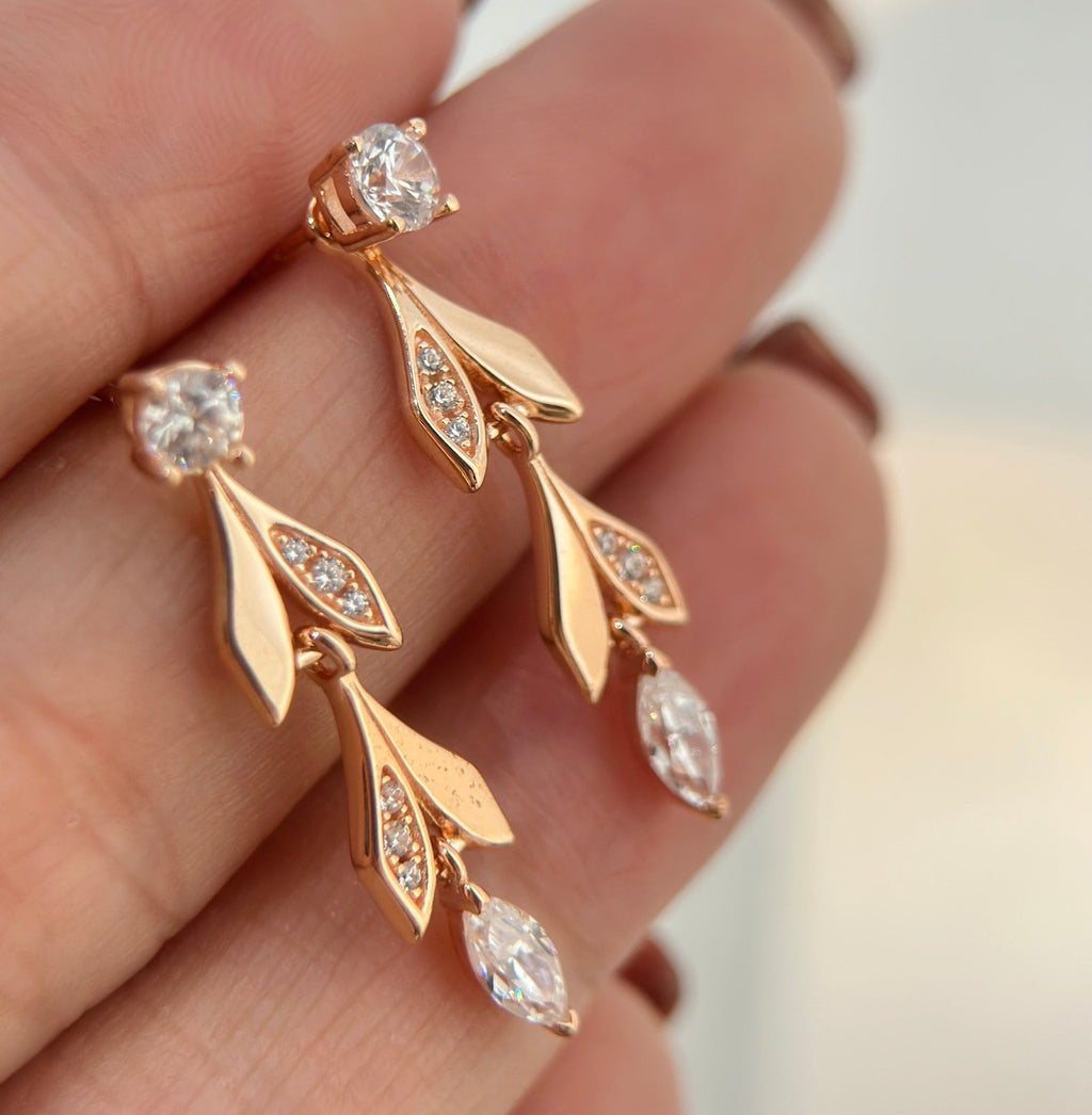 Tiffany Victoria Vine Convertible Drop 18K Gold Earrings product image 2, provided for visual reference and product detail
