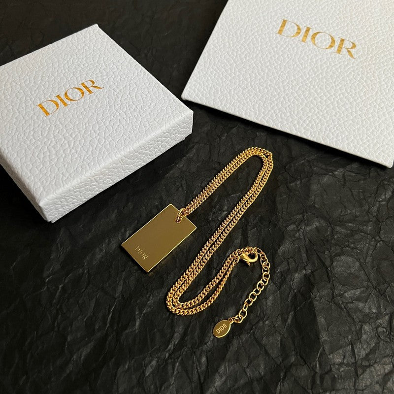 Dior Oblique Plate Pendant 18K Gold Necklace product image 7, provided for visual reference and product detail review