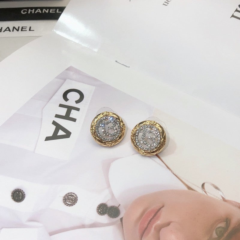 Chanel No.13 Diamond 18K Gold Earrings product image 6, provided for visual reference and product detail review