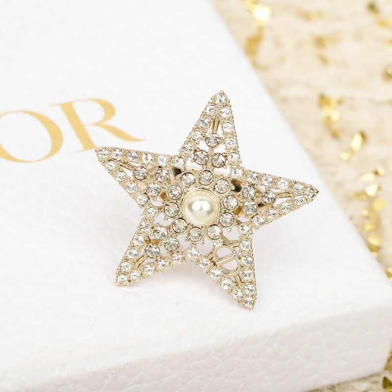 Dior Star Diamond 18K Gold Brooch product image 1, provided for visual reference and product detail review