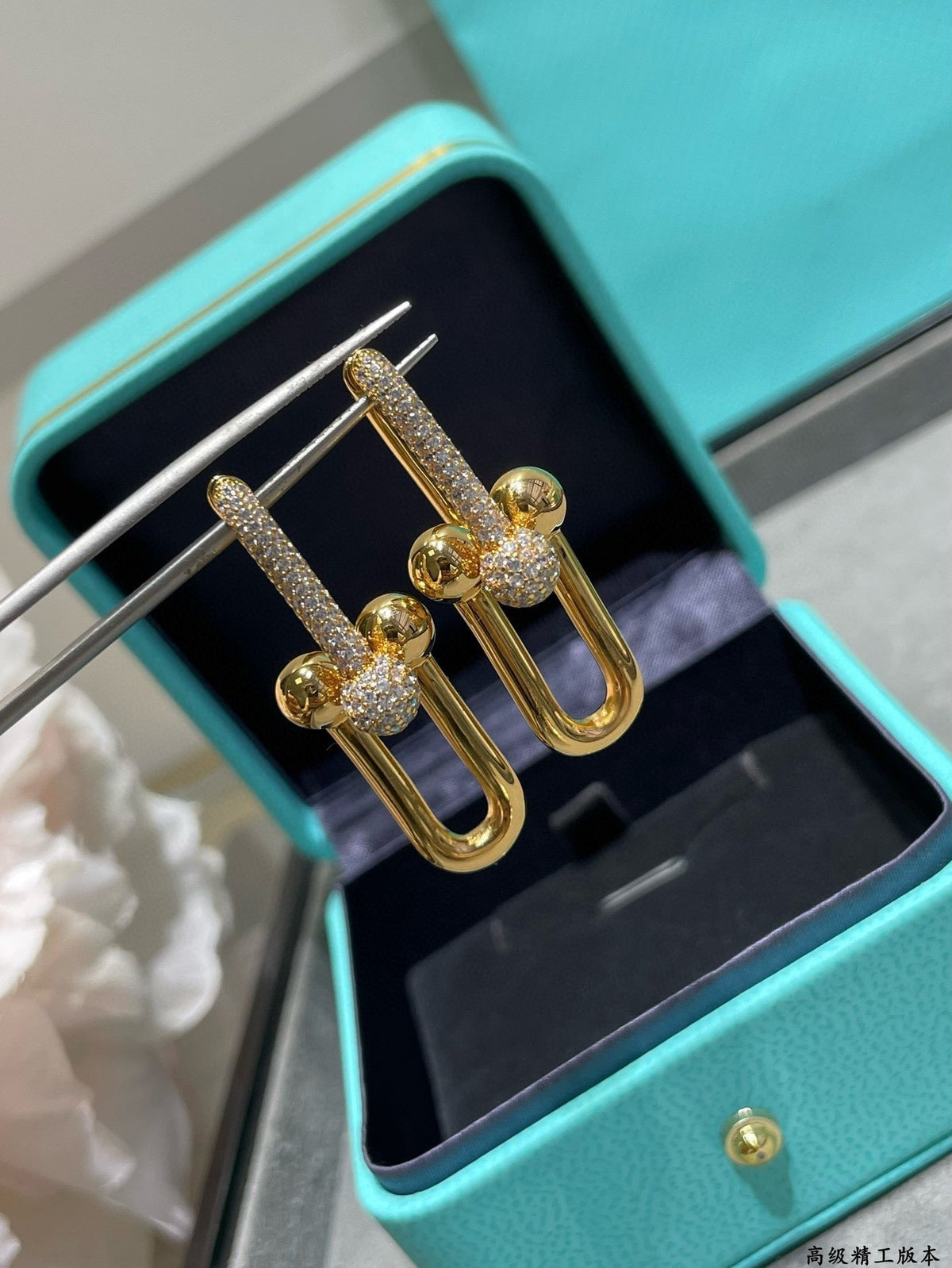Tiffany HardWear Large Link Diamonds 18K Gold Earrings product image 4, provided for visual reference and product detail