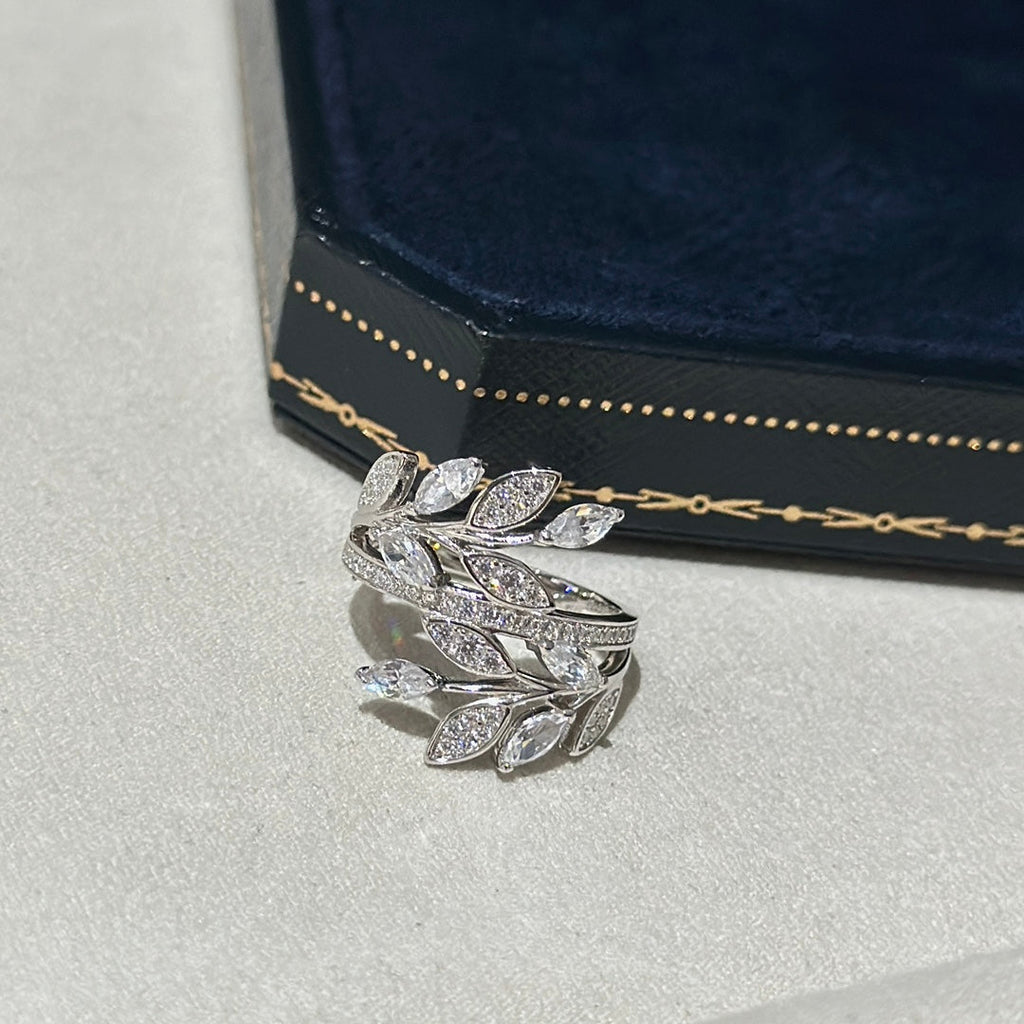 Tiffany Victoria Diamond Vine Bypass 18K Gold Ring product image 6, provided for visual reference and product detail review