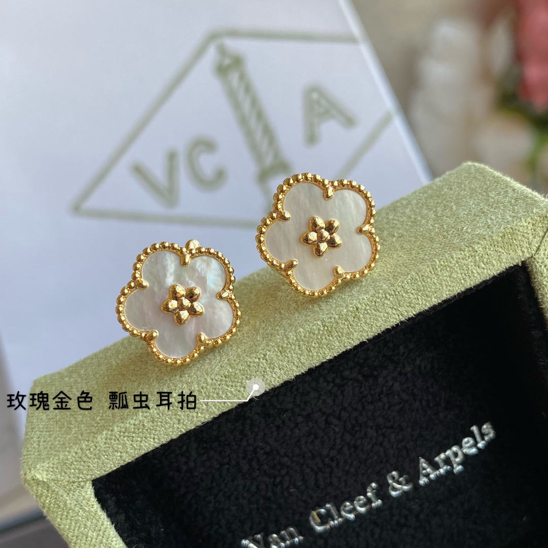 Lucky Spring Plum Blossom 18K Gold Earrings product image 4, provided for visual reference and product detail review