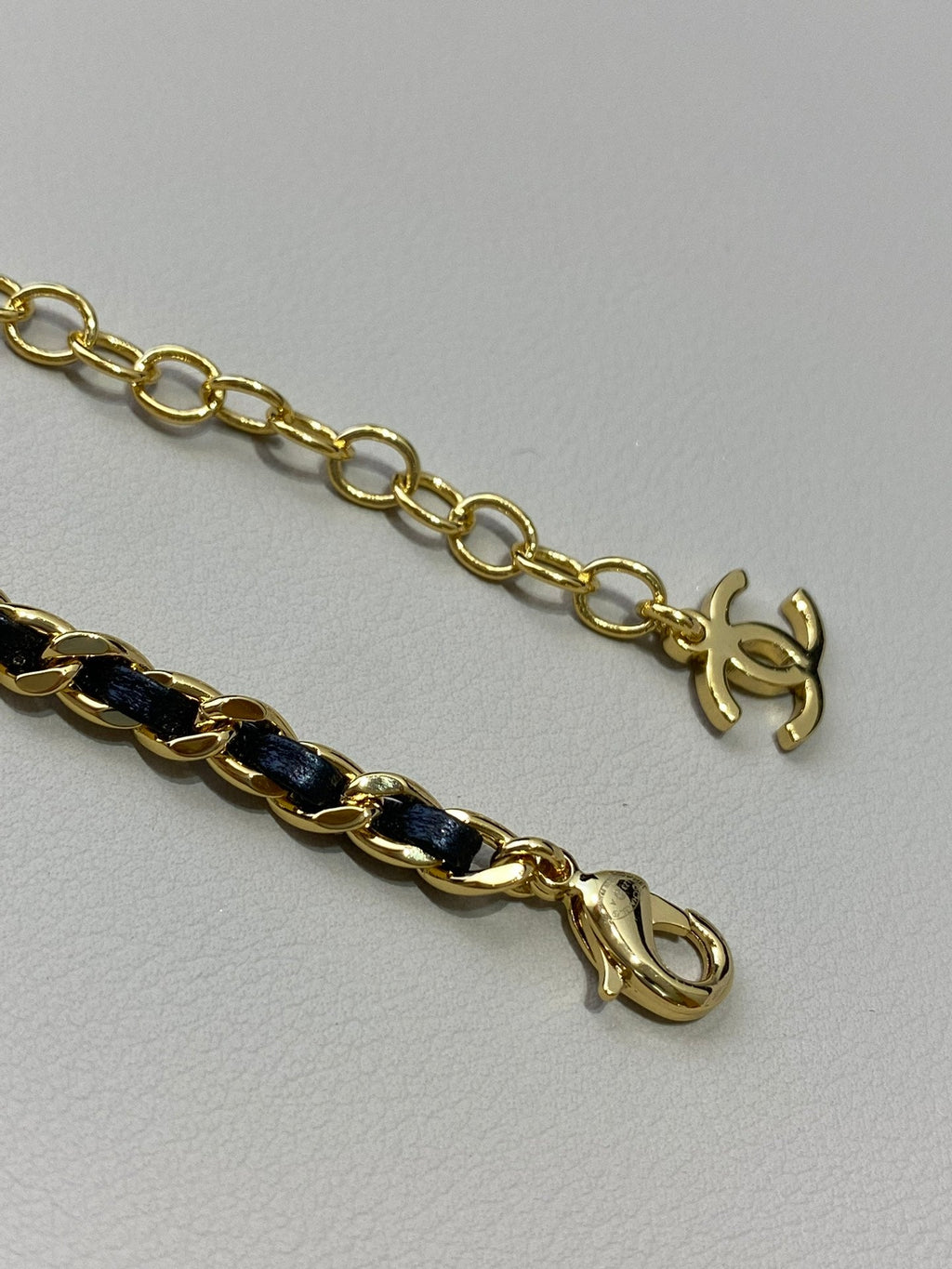 Chanel Pearl Chain 18K Gold Necklace product image 6, provided for visual reference and product detail review