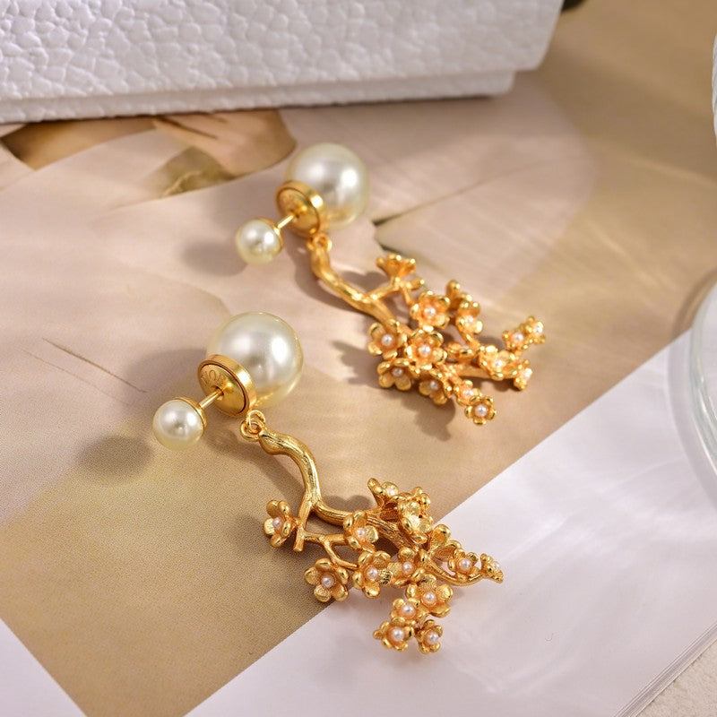 Dior Tribales Tree Clip 18K Gold Earrings product image 7, provided for visual reference and product detail review