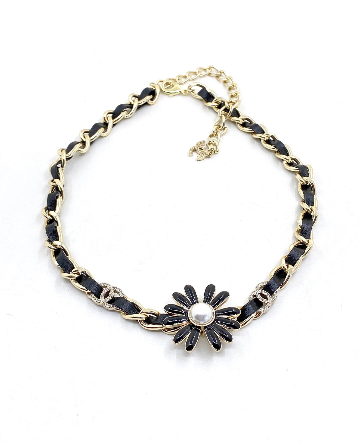 Chanel Flower Leather Choker 18K Gold Necklace product image 6, provided for visual reference and product detail review