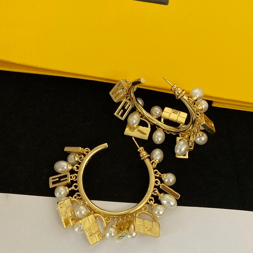 Fendi Pearls 18K Gold Earrings product image 6, provided for visual reference and product detail review