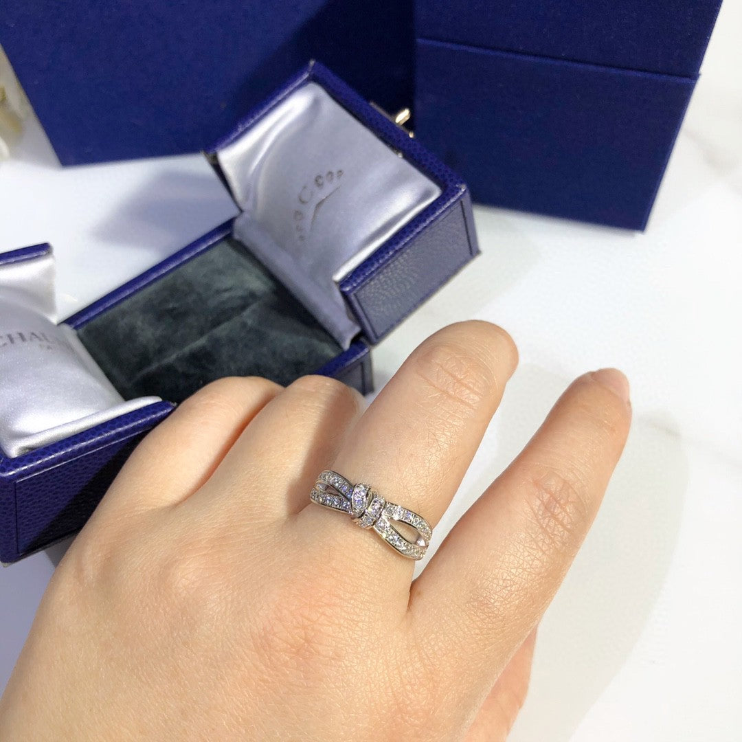 Diamond 18K Gold Ring product image 5, provided for visual reference and product detail review