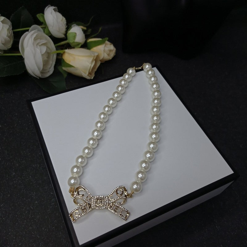 Chanel Bow Pearl 18K Gold Necklace product image 4, provided for visual reference and product detail review