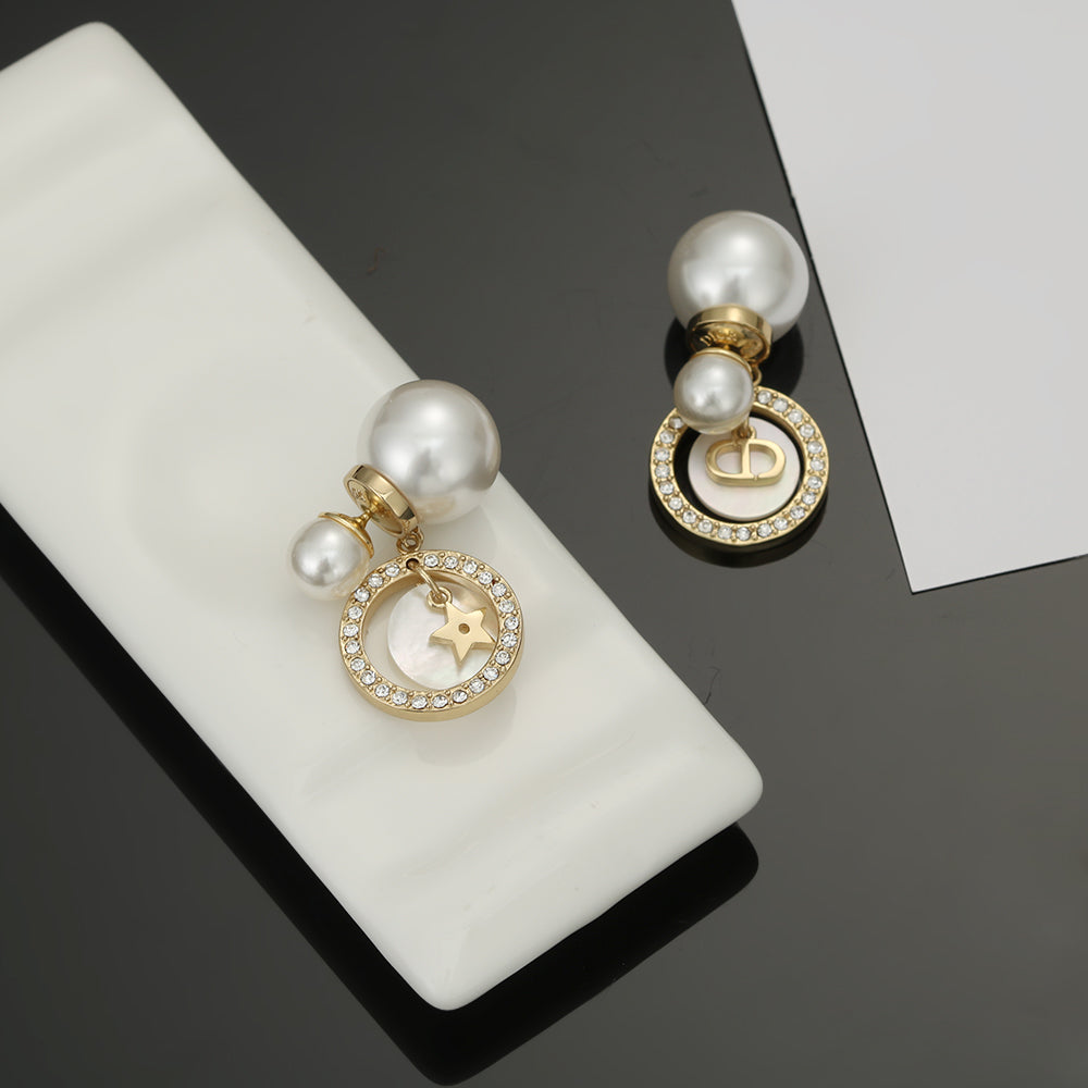 Dior Tribales Pearl 18K Gold Earrings product image 5, provided for visual reference and product detail review