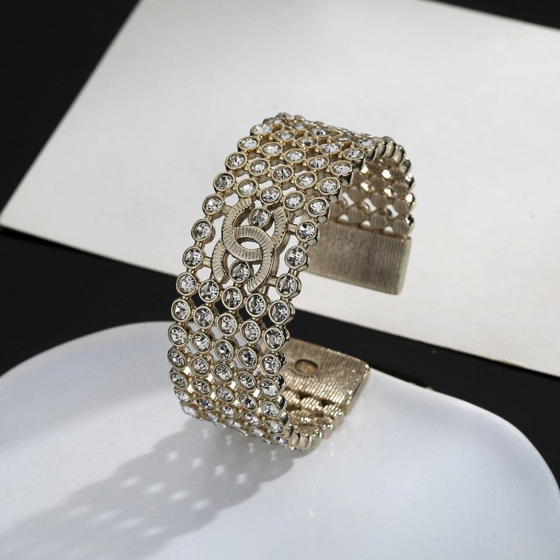 Chanel Diamond Cuff 18K Gold Bracelet product image 6, provided for visual reference and product detail review