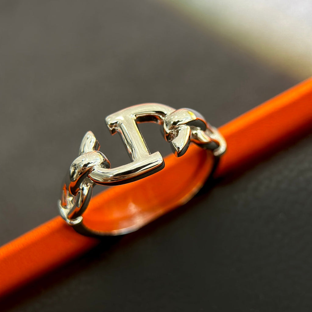 Hermes Farandole 18K Gold Ring product image 7, provided for visual reference and product detail review