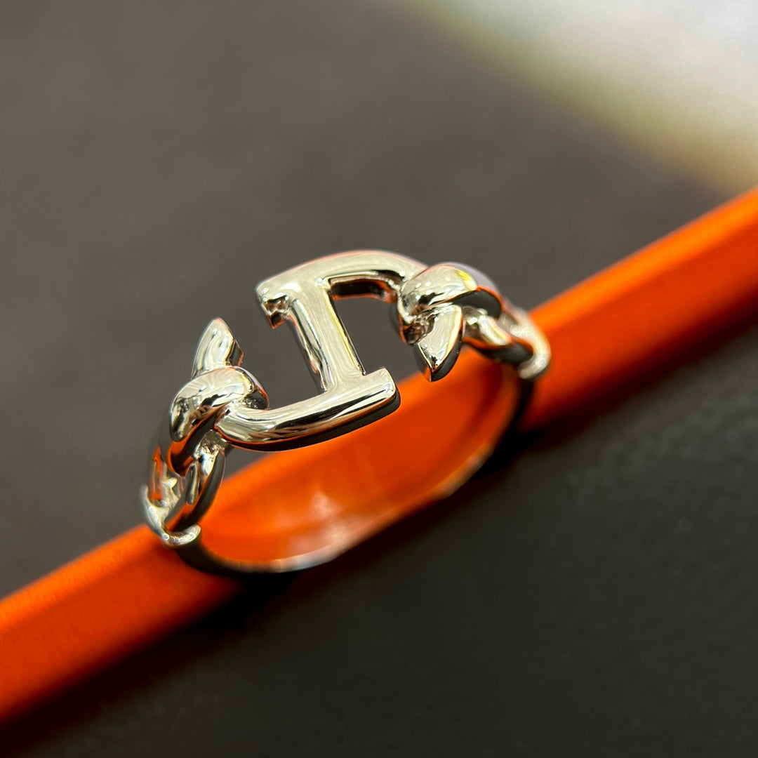 Hermes Farandole 18K Gold Ring product image 7, provided for visual reference and product detail review