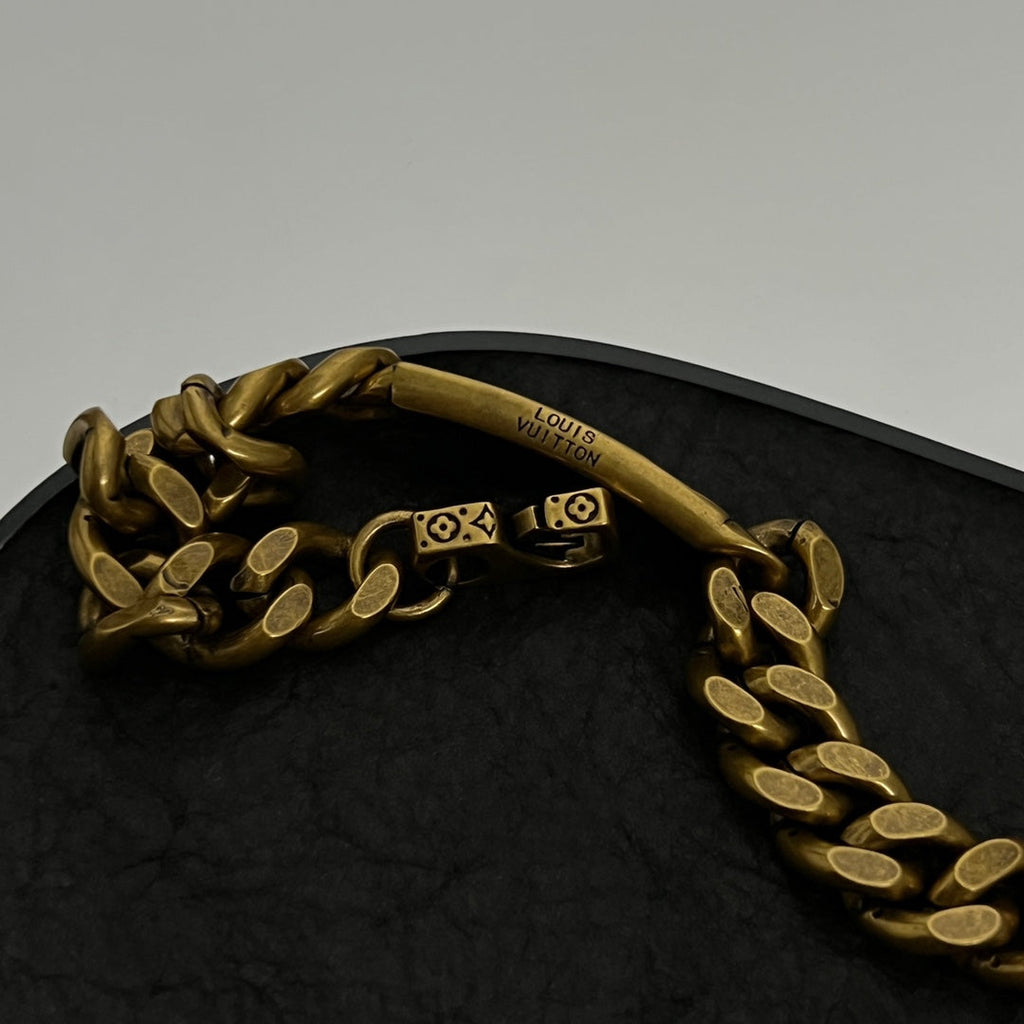 Louis Vuitton Vintage Chains 18K Gold Bracelet product image 6, provided for visual reference and product detail review