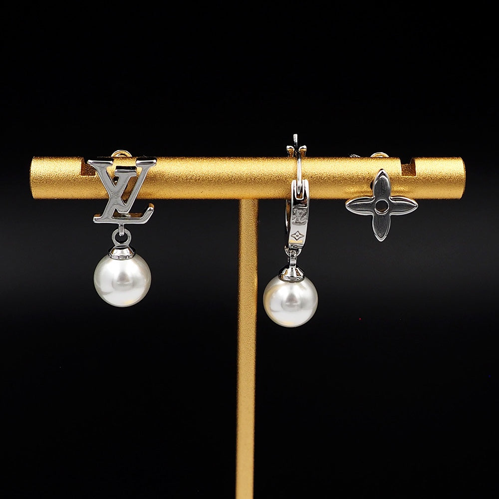 Louis Vuitton Monogram Pearls 18K Gold Earrings product image 4, provided for visual reference and product detail review