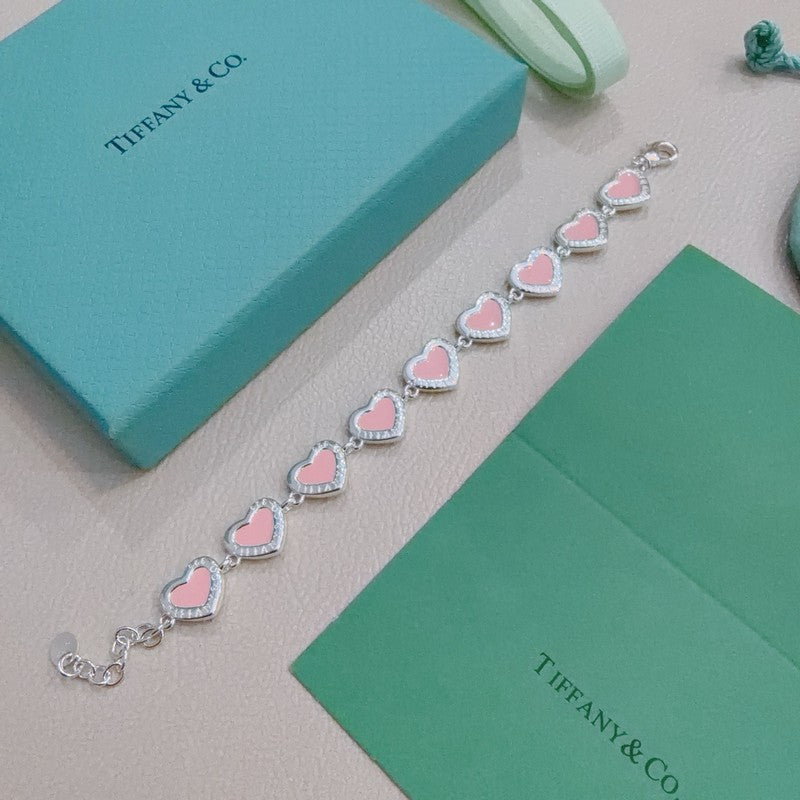 Tiffany Return to Green Heart Tag 18K Gold Bracelet product image 5, provided for visual reference and product detail review