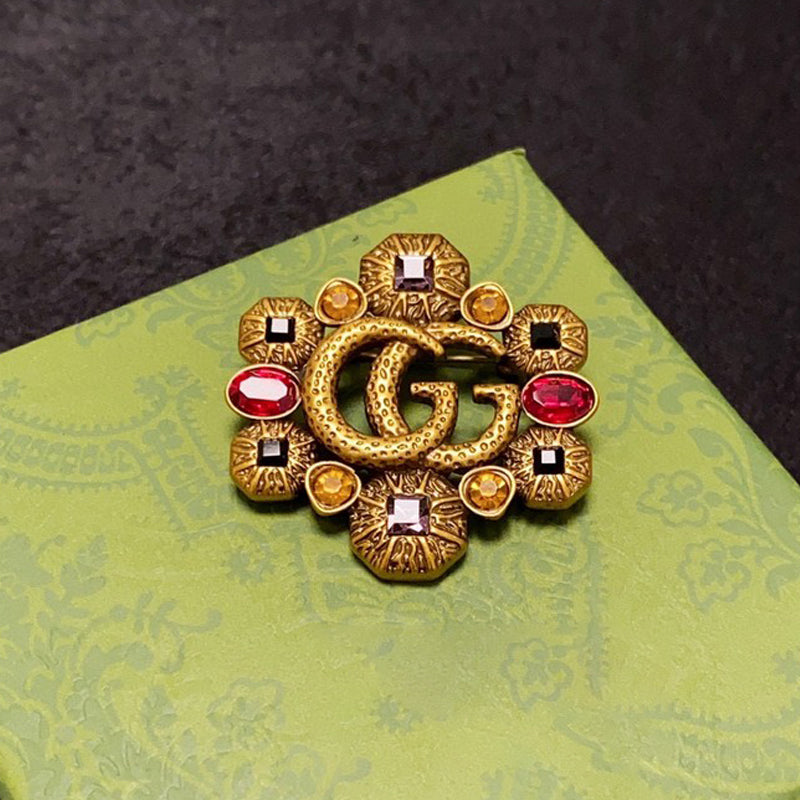 Gucci Double Flower Crystal 18K Gold Brooch product image 2, provided for visual reference and product detail review
