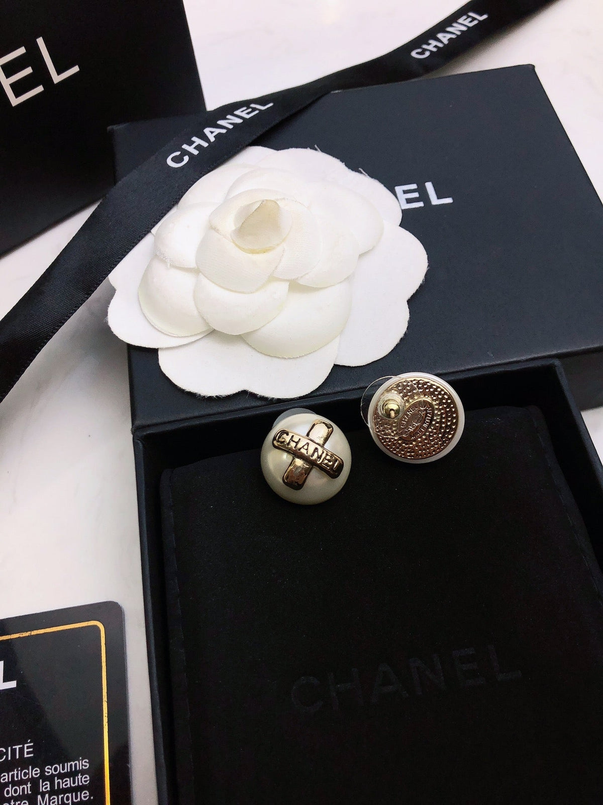 Chanel Pearl 18K Gold Earrings product image 4, provided for visual reference and product detail review