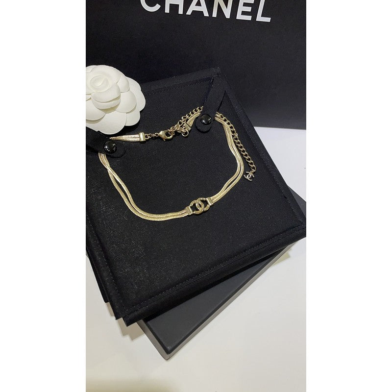 Chanel Gold Choker Chain 18K Gold Necklace product image 5, provided for visual reference and product detail review