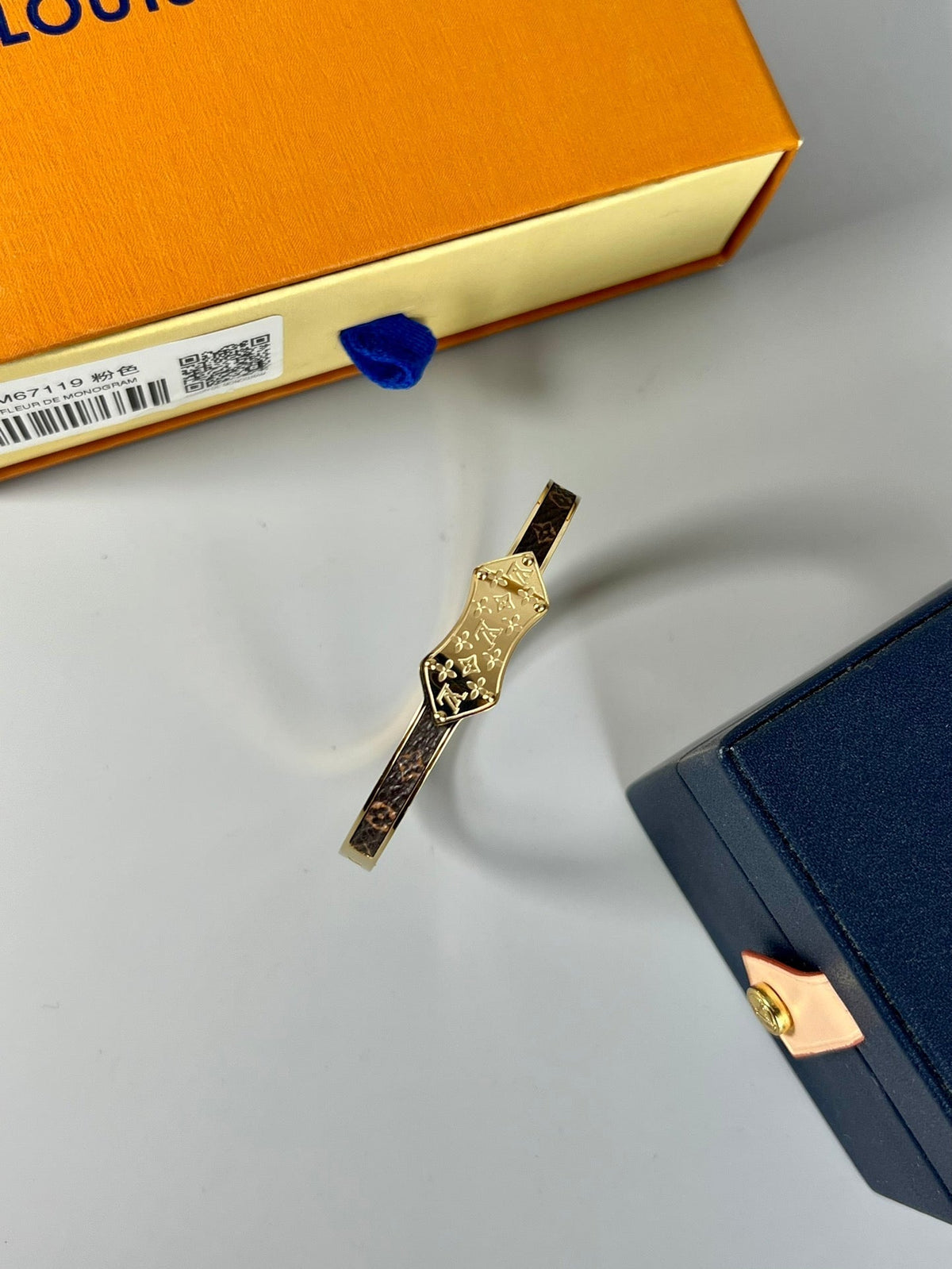 Louis Vuitton Vintage 18K Gold Bracelet product image 6, provided for visual reference and product detail review