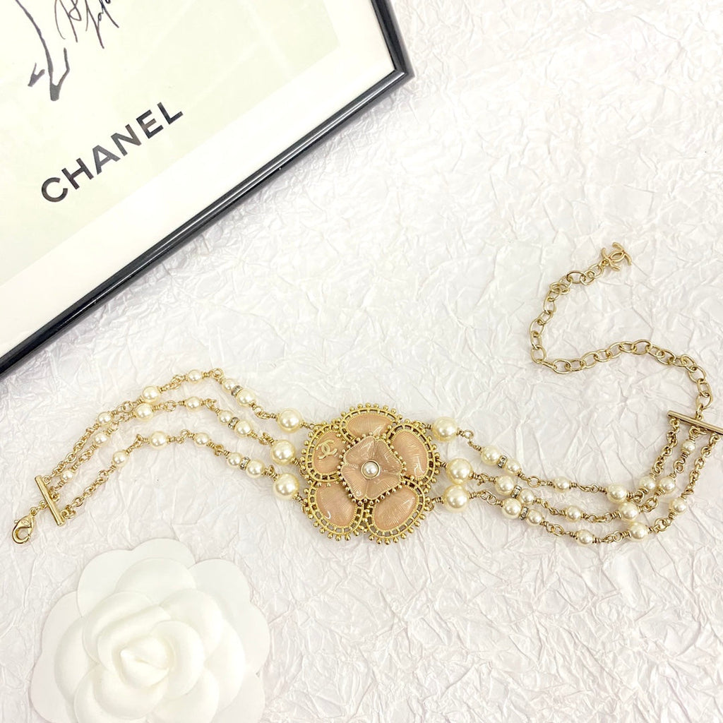Chanel Camellia Choker 18K Gold Necklace product image 4, provided for visual reference and product detail review