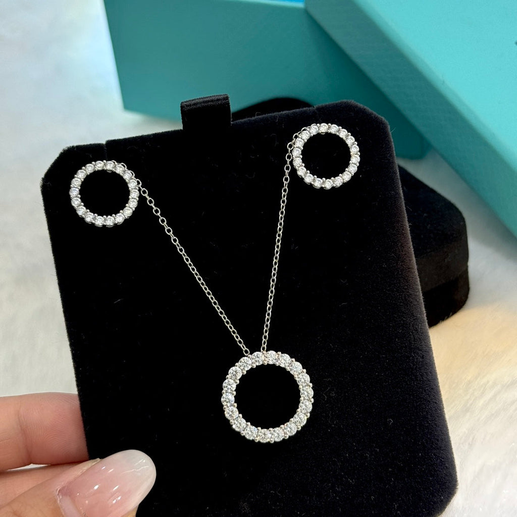 Tiffany Circle Diamonds 18K Gold Earrings product image 4, provided for visual reference and product detail review