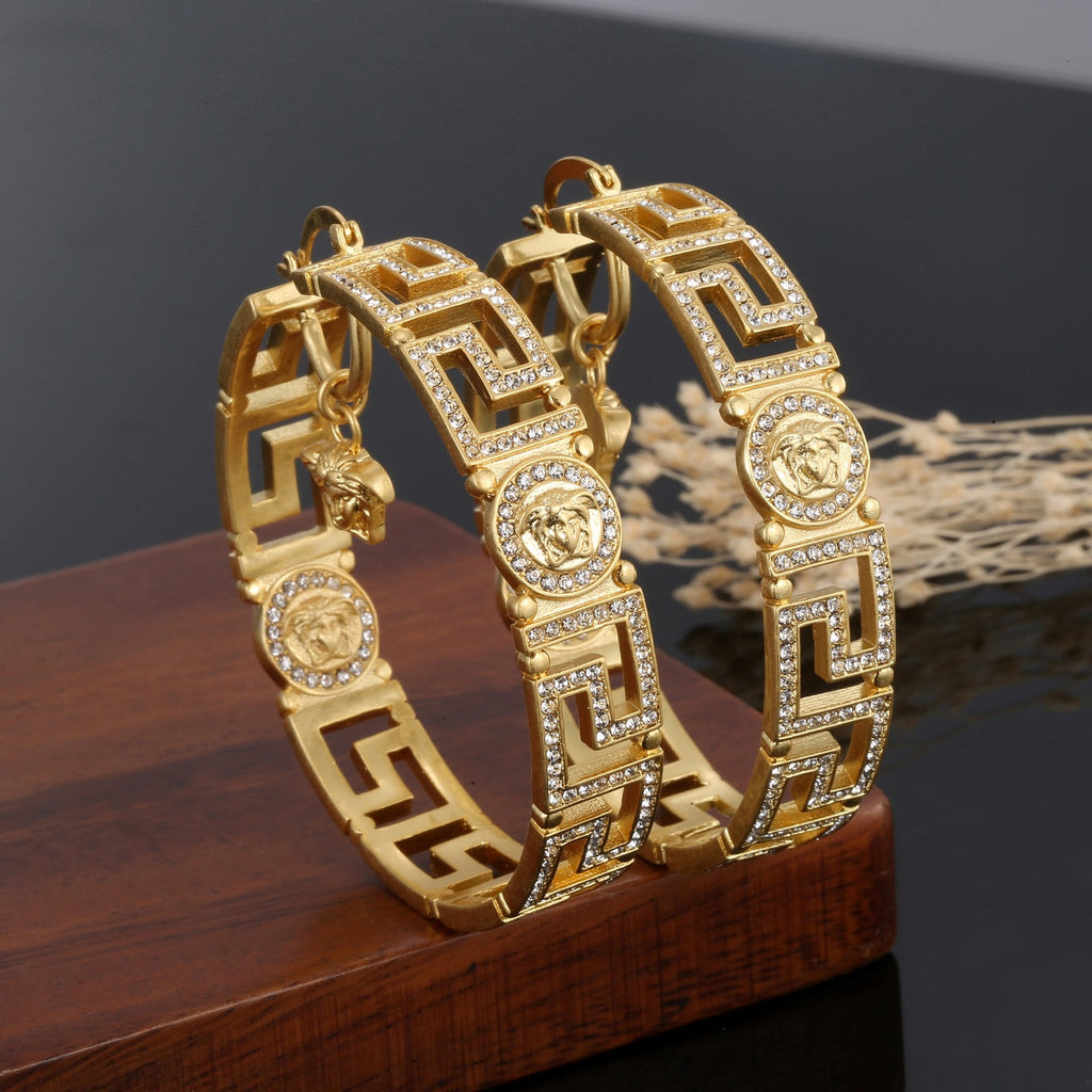 Ver Round Crystals 18K Gold Earrings product image 6, provided for visual reference and product detail review