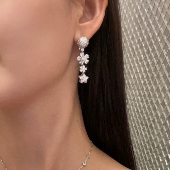 Folie Des Pr ̈¦s 18K Gold Earrings product image 7, provided for visual reference and product detail review