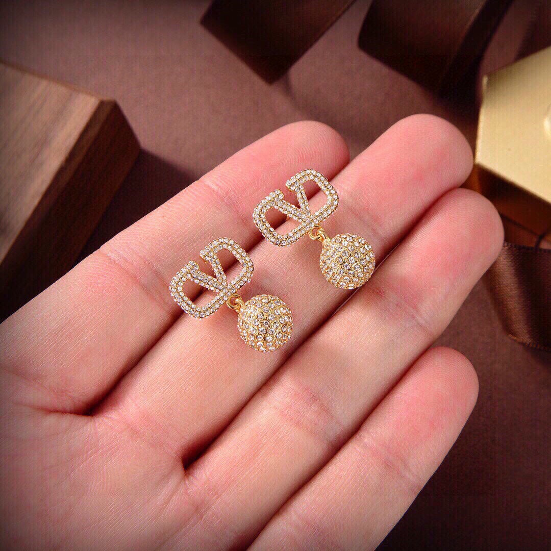 Valentino Diamonds 18K Gold Earrings product image 6, provided for visual reference and product detail review