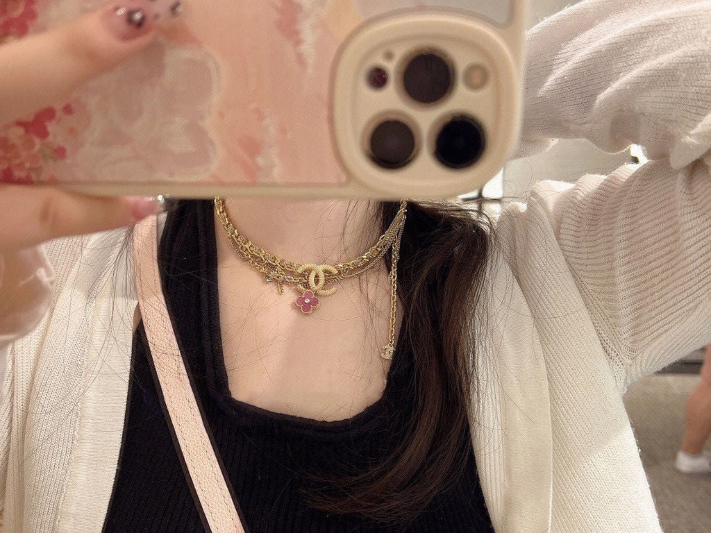 Chanel Crystals Choker 18K Gold Necklace product image 6, provided for visual reference and product detail review
