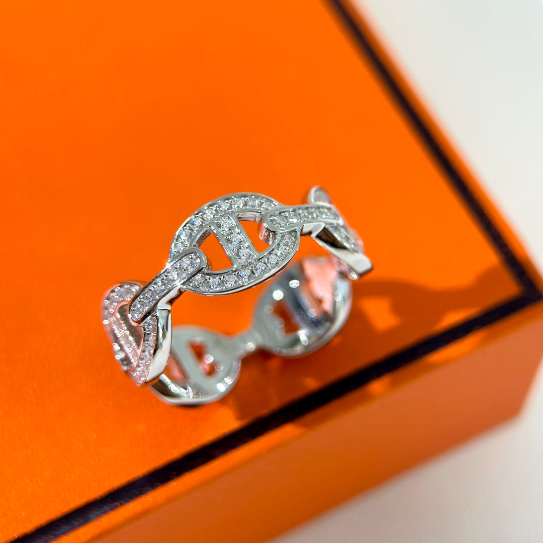 Hermes Chaine d'Ancre Enchainee Diamond 18K Gold Ring product image 6, provided for visual reference and product detail