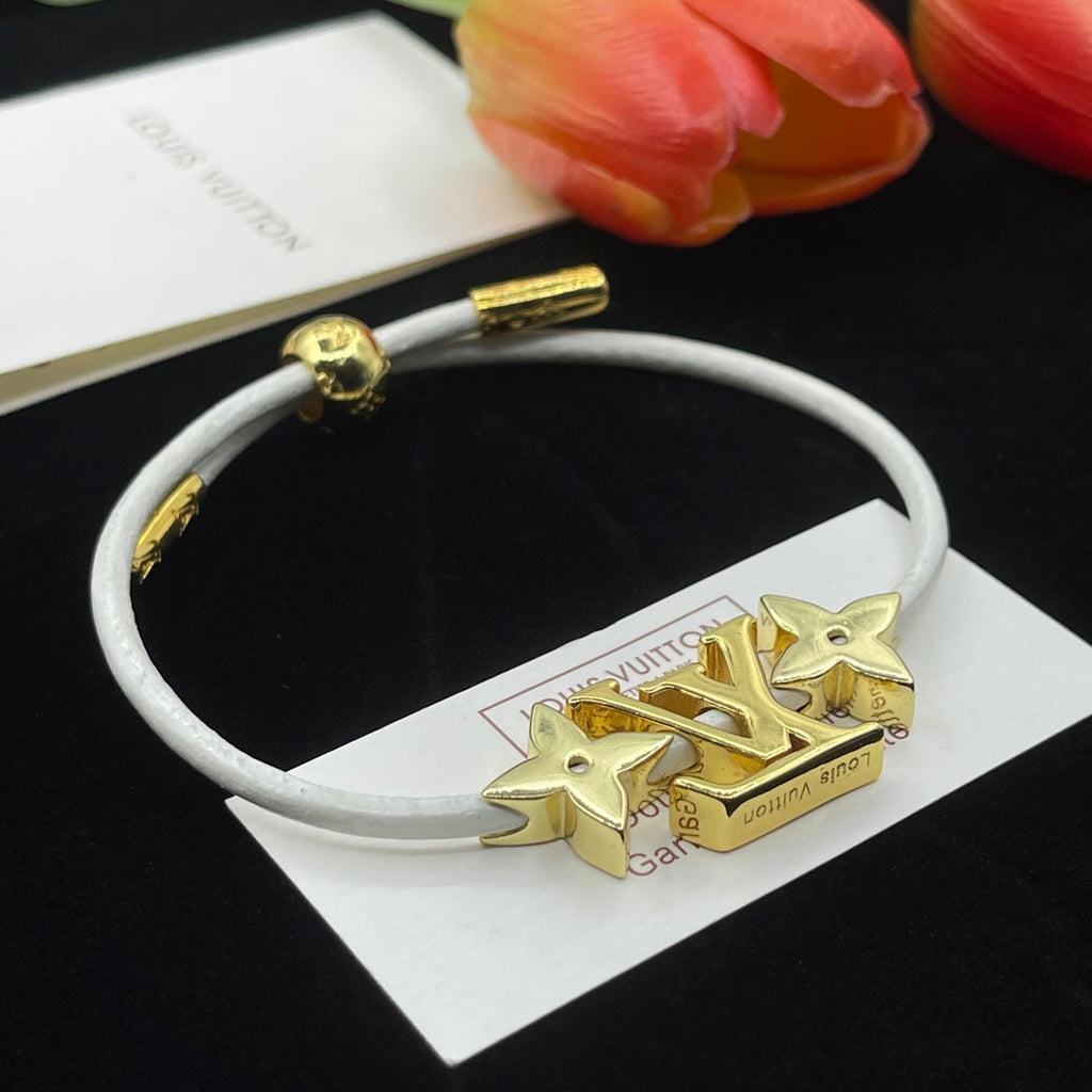 Louis Vuitton Star Pink 18K Gold Bracelet product image 13, provided for visual reference and product detail review