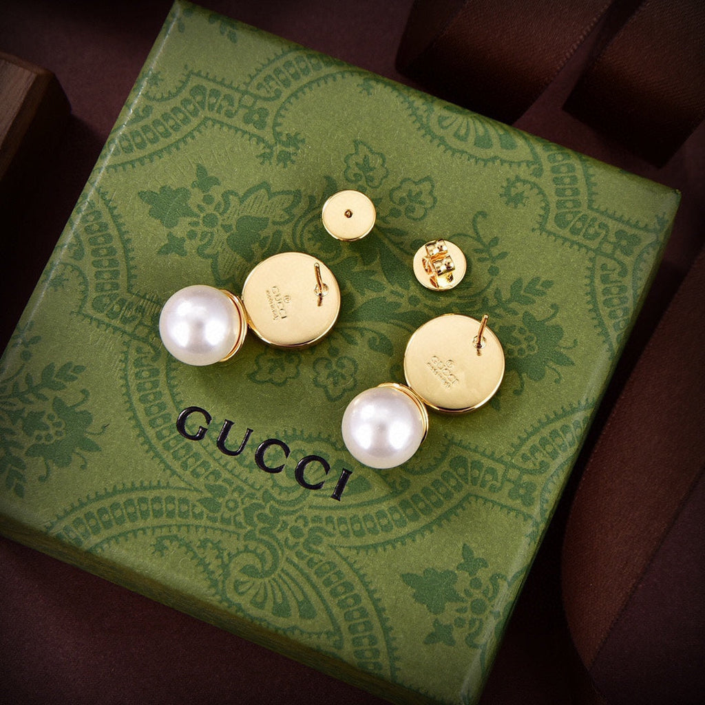 Gucci Double Blondie Pendant 18K Gold Earrings product image 4, provided for visual reference and product detail review