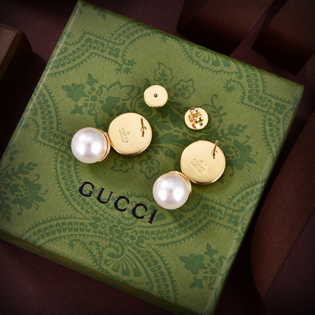 Gucci Double Blondie Pendant 18K Gold Earrings product image 4, provided for visual reference and product detail review