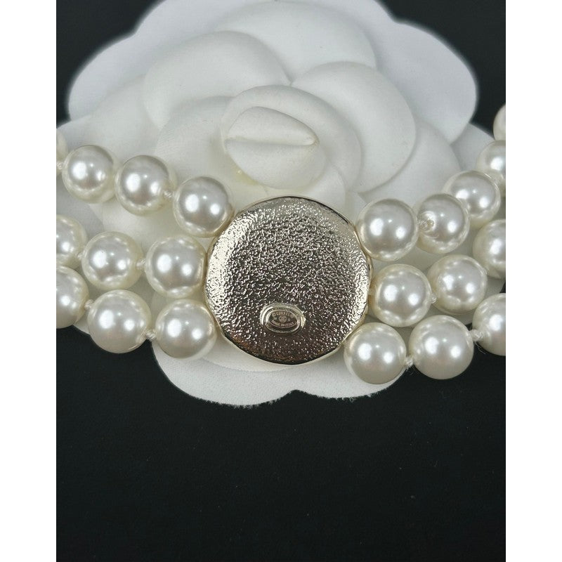 Chanel Choker Pearl Chain 18K Gold Necklace product image 6, provided for visual reference and product detail review