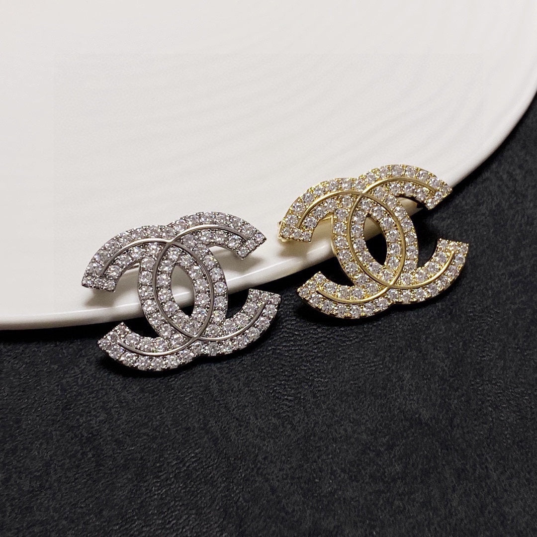 Chanel Diamonds Set Brooches 18K Gold Brooch product image 6, provided for visual reference and product detail review