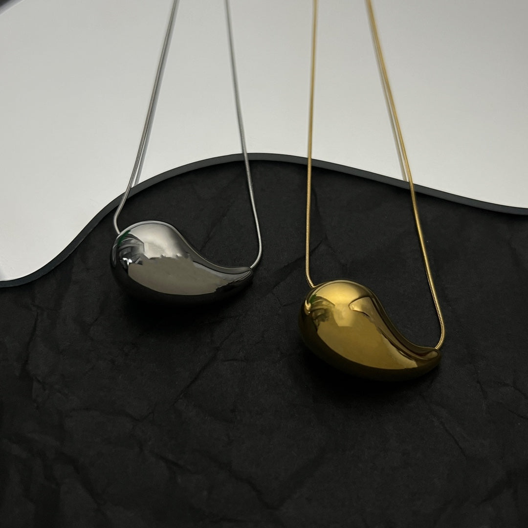 Bvlgari Drop Pendant 18K Gold Necklace product image 4, provided for visual reference and product detail review