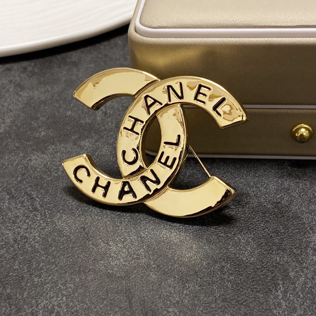 Chanel Script 18K Gold Brooch product image 4, provided for visual reference and product detail review