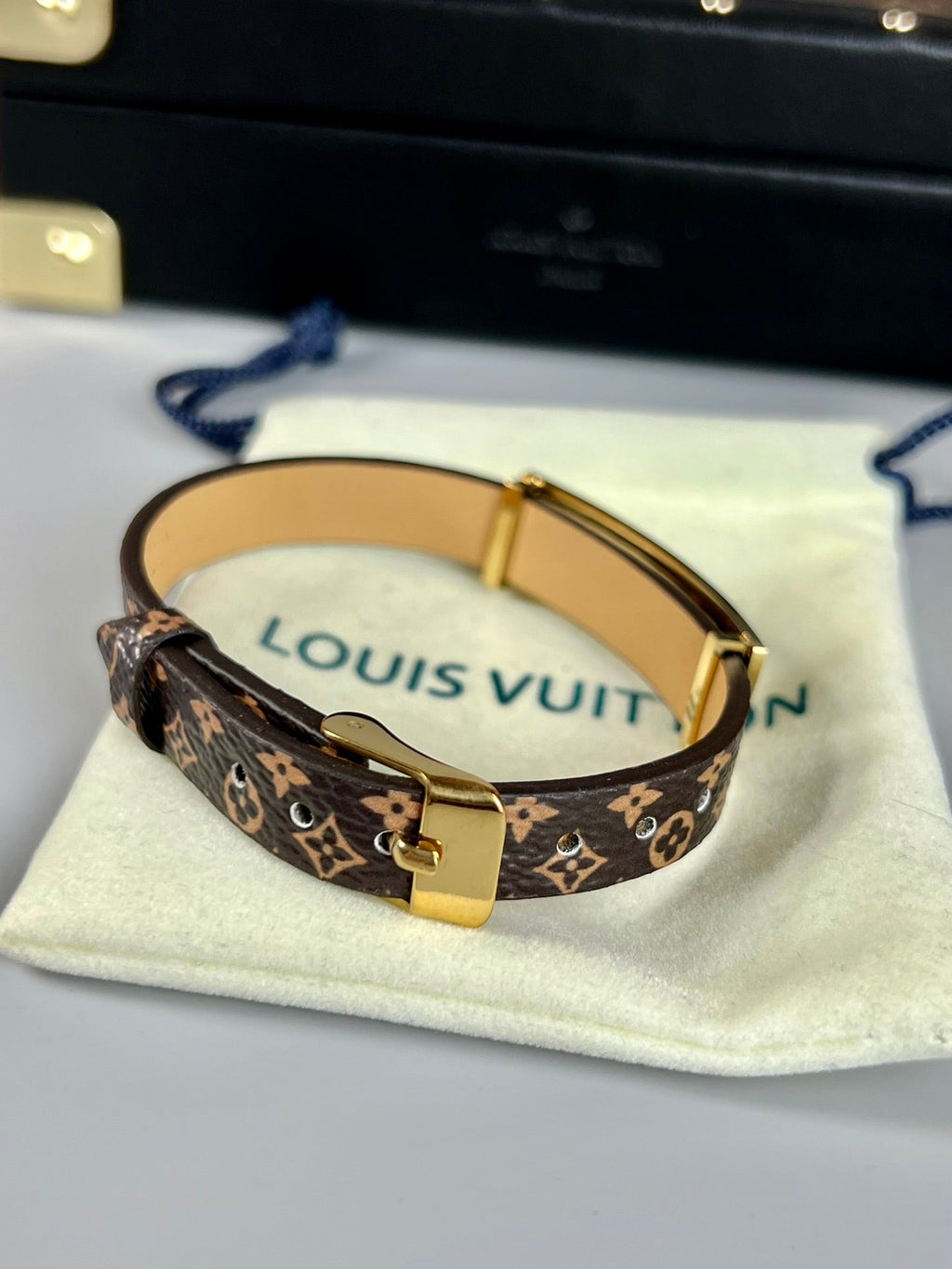 Louis Vuitton Leather 18K Gold Bracelet product image 6, provided for visual reference and product detail review